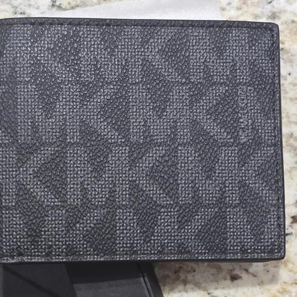 💥Michael Kors Jet Set Mens Billfold Wallet (Black)💥New/box💥 - Picture 4 of 5